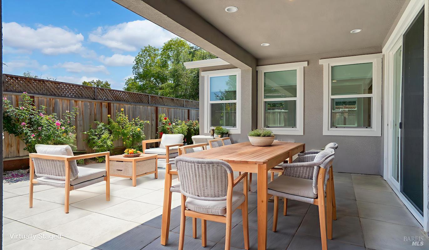 Detail Gallery Image 52 of 81 For 1421 Oak Cir, Rohnert Park,  CA 94928 - 4 Beds | 3/1 Baths