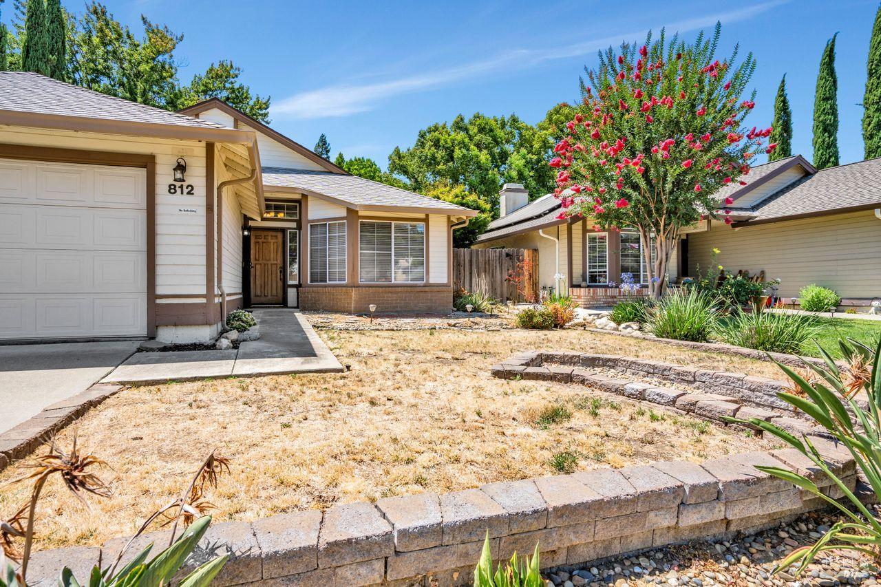 Detail Gallery Image 3 of 36 For 812 Sonnet Dr, Vacaville,  CA 95687 - 3 Beds | 2 Baths