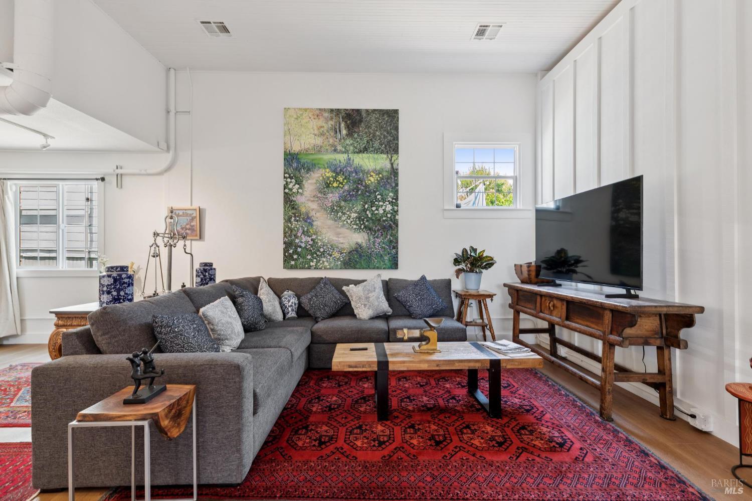 Detail Gallery Image 16 of 43 For 307 Bodega Ave, Petaluma,  CA 94952 - 2 Beds | 2 Baths