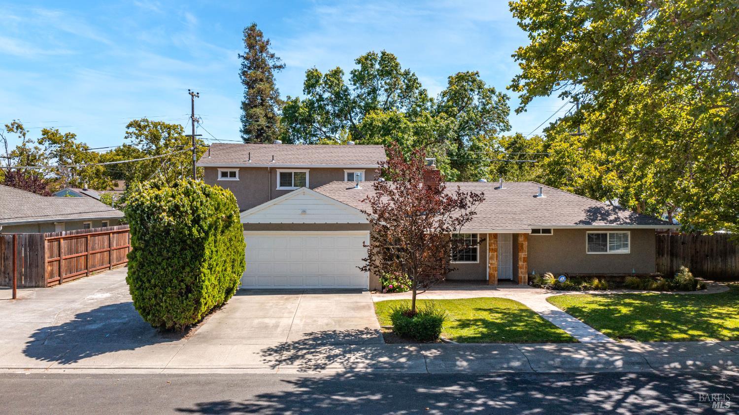 Detail Gallery Image 1 of 64 For 647 Nevada St, Fairfield,  CA 94533 - 5 Beds | 3 Baths