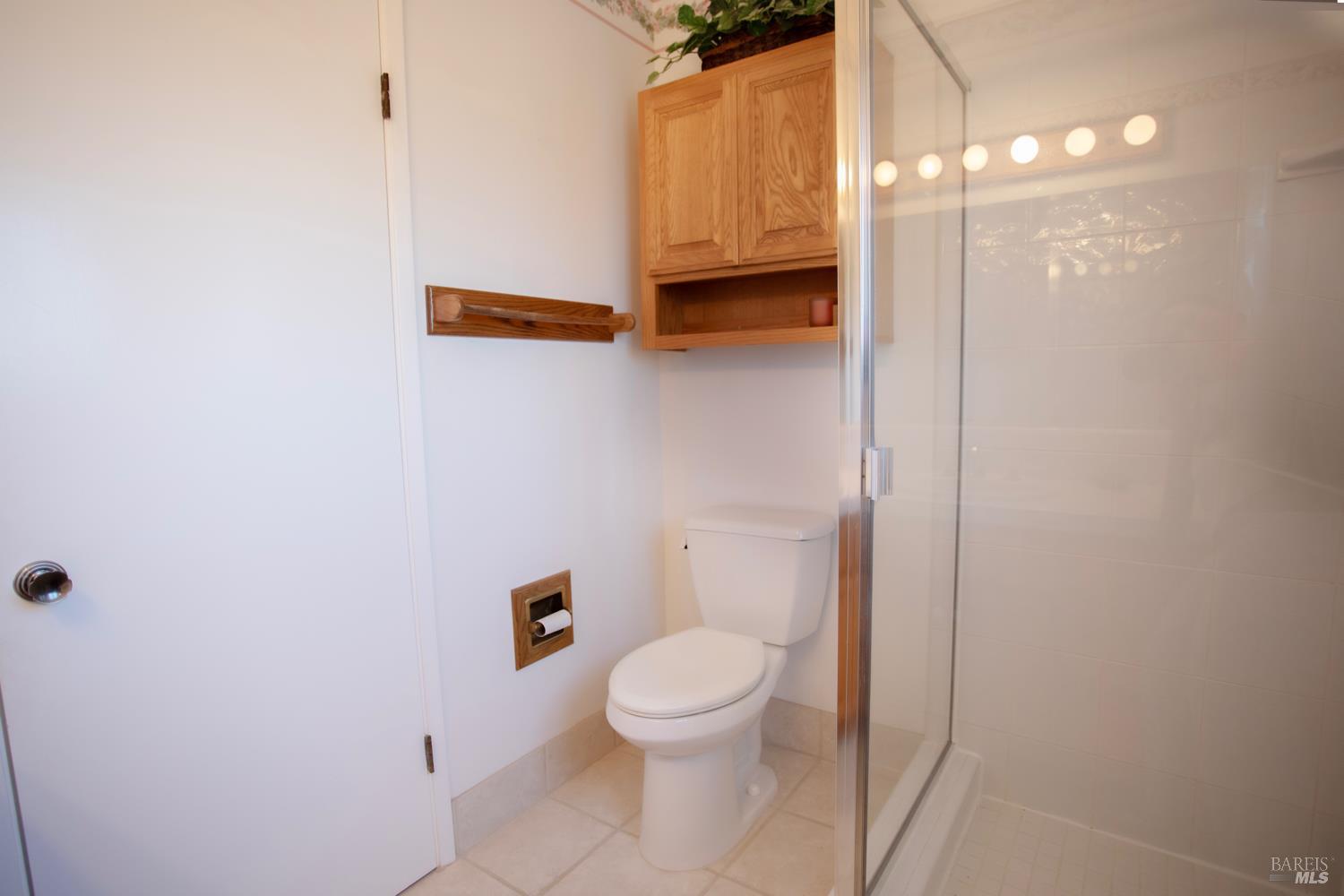 Detail Gallery Image 27 of 39 For 1688 Kearny Ct, Petaluma,  CA 94954 - 5 Beds | 2/1 Baths