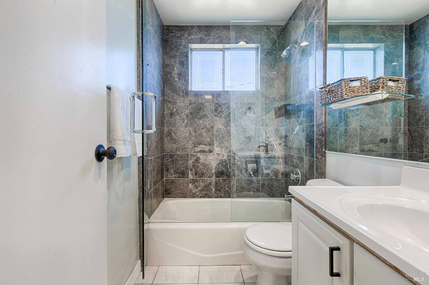 Detail Gallery Image 28 of 58 For 401 Arlen Dr, Rohnert Park,  CA 94928 - 3 Beds | 2 Baths
