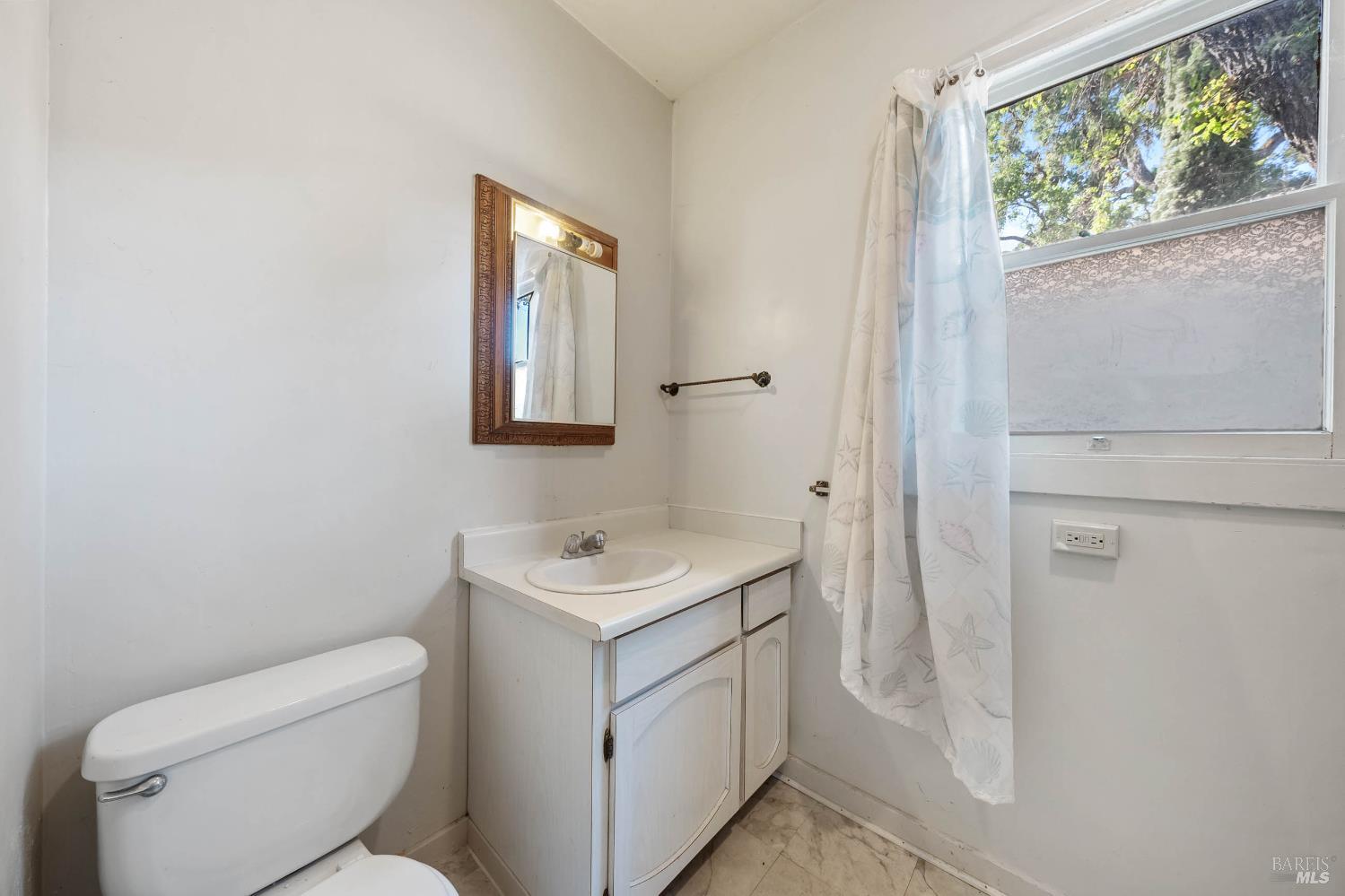 Detail Gallery Image 23 of 36 For 14095 Lakeshore Dr, Clearlake,  CA 95422 - 2 Beds | 1/1 Baths