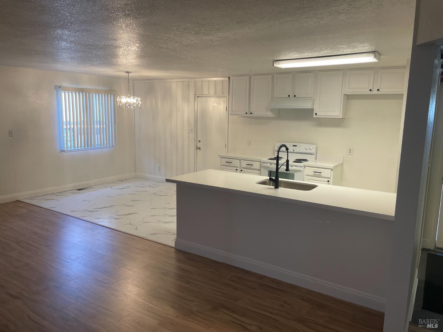 Detail Gallery Image 8 of 26 For 630 Sierra Dr, Dixon,  CA 95620 - 3 Beds | 2 Baths