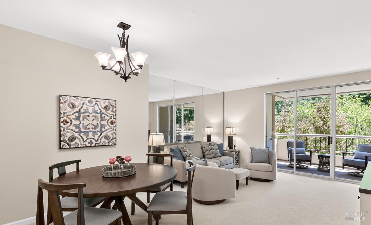Detail Gallery Image 11 of 19 For 400 Deer Valley Rd 3g,  San Rafael,  CA 94903 - 1 Beds | 2 Baths