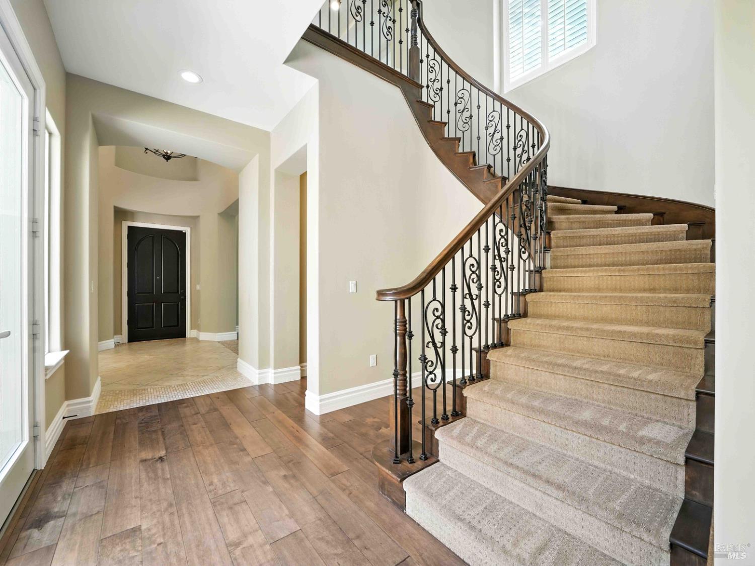 Detail Gallery Image 4 of 37 For 715 Bridle Ridge Dr, Fairfield,  CA 94534 - 5 Beds | 5/1 Baths