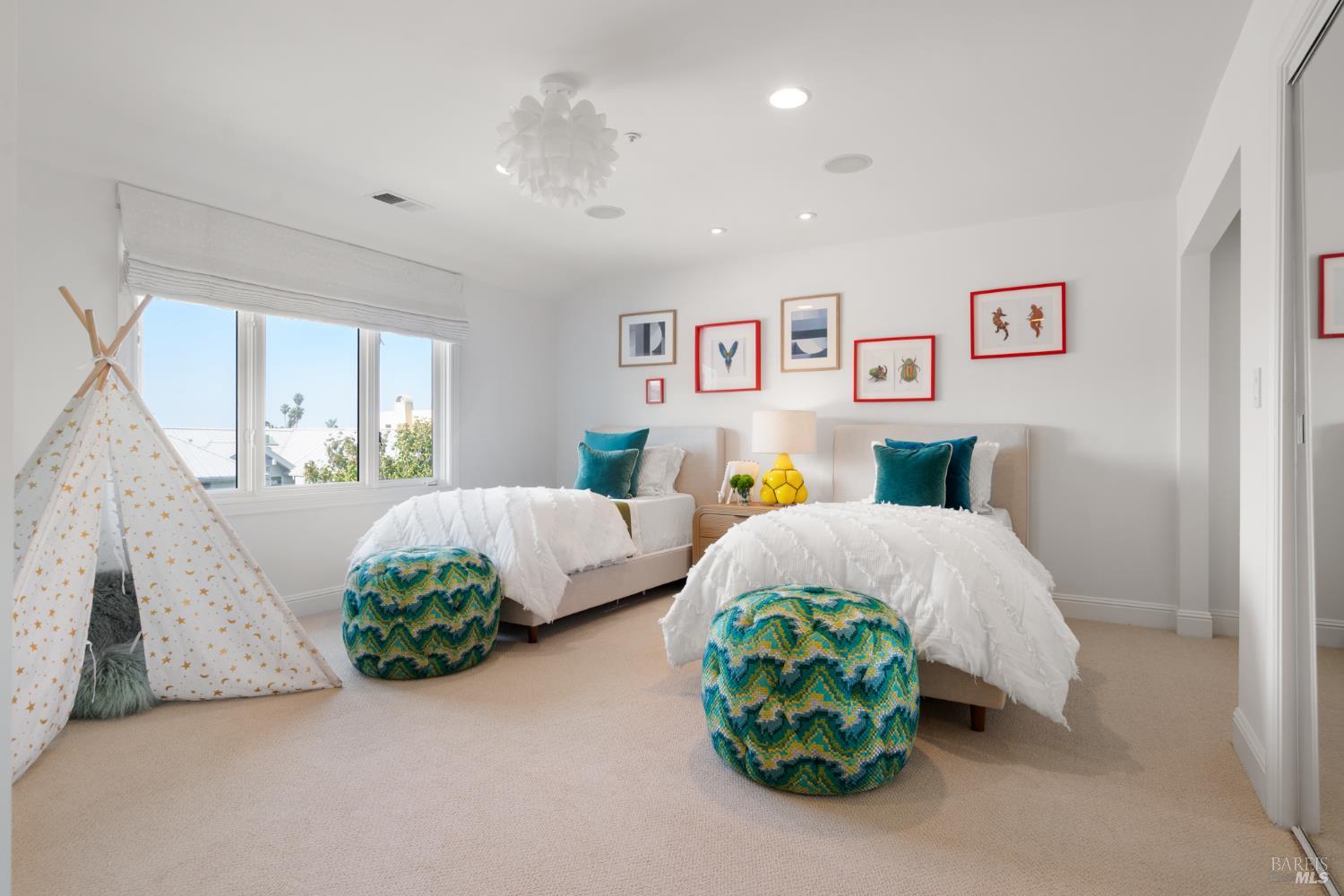 Detail Gallery Image 28 of 40 For 79 Trinidad Dr, Tiburon,  CA 94920 - 5 Beds | 4/1 Baths