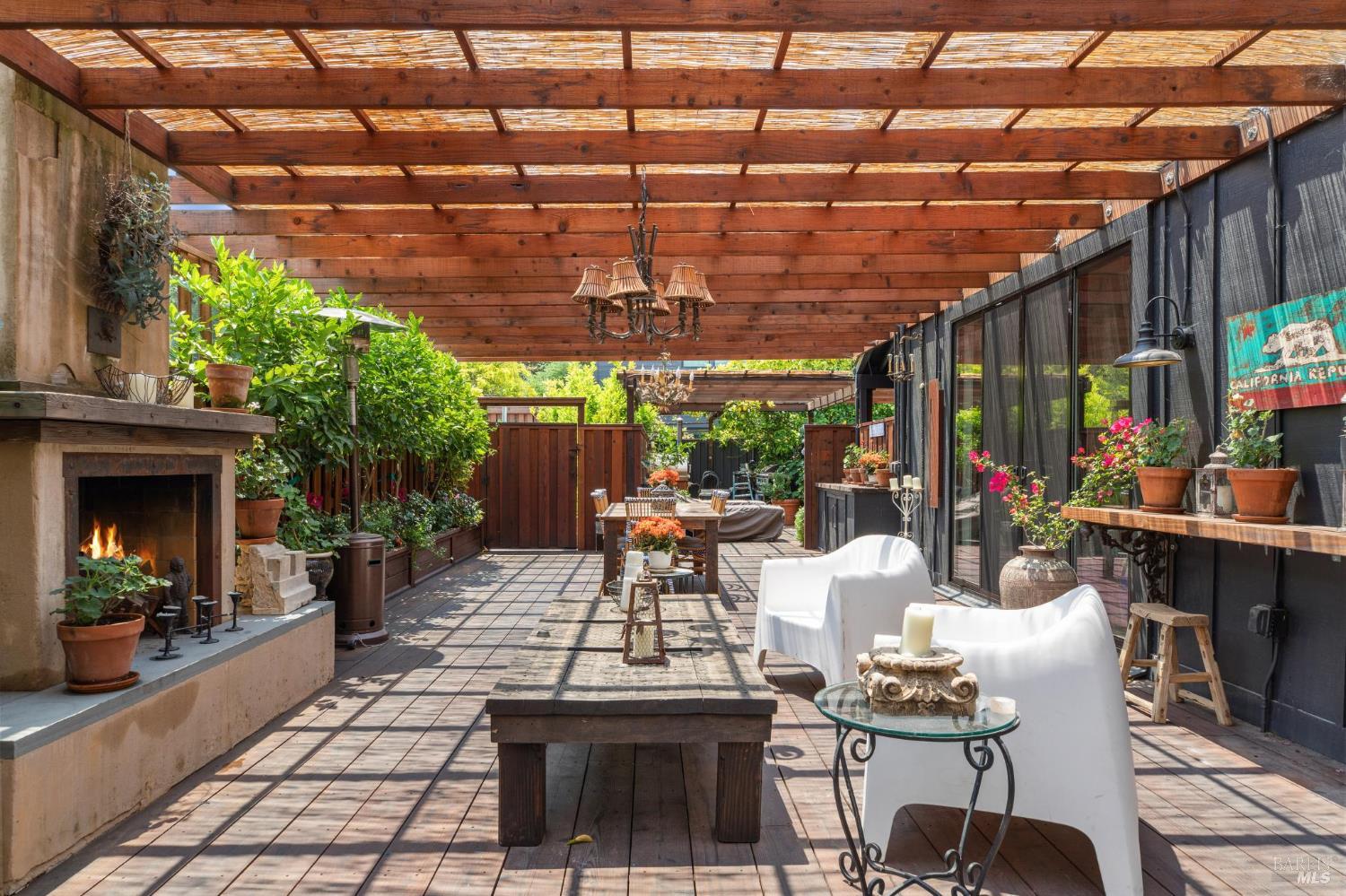 Detail Gallery Image 37 of 43 For 307 Bodega Ave, Petaluma,  CA 94952 - 2 Beds | 2 Baths