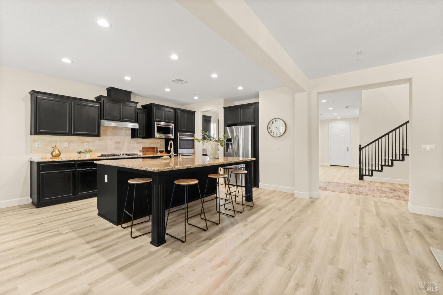 Detail Gallery Image 30 of 88 For 685 Elderberry Loop, Vacaville,  CA 95688 - 5 Beds | 4/1 Baths