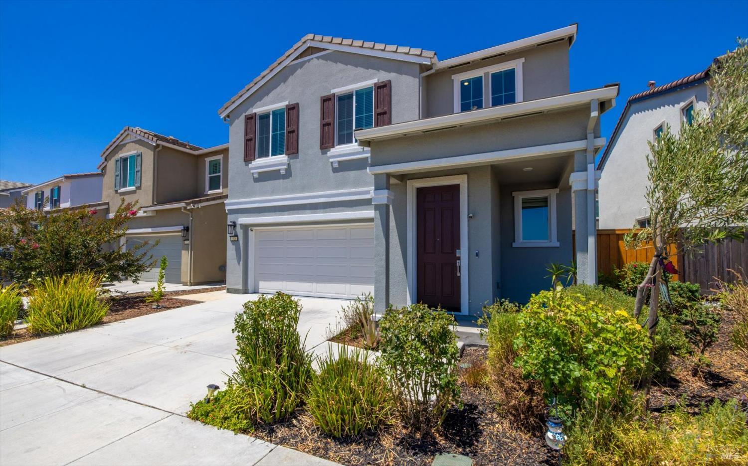 Detail Gallery Image 3 of 71 For 1328 Horizon Cir, Fairfield,  CA 94533 - 4 Beds | 3 Baths