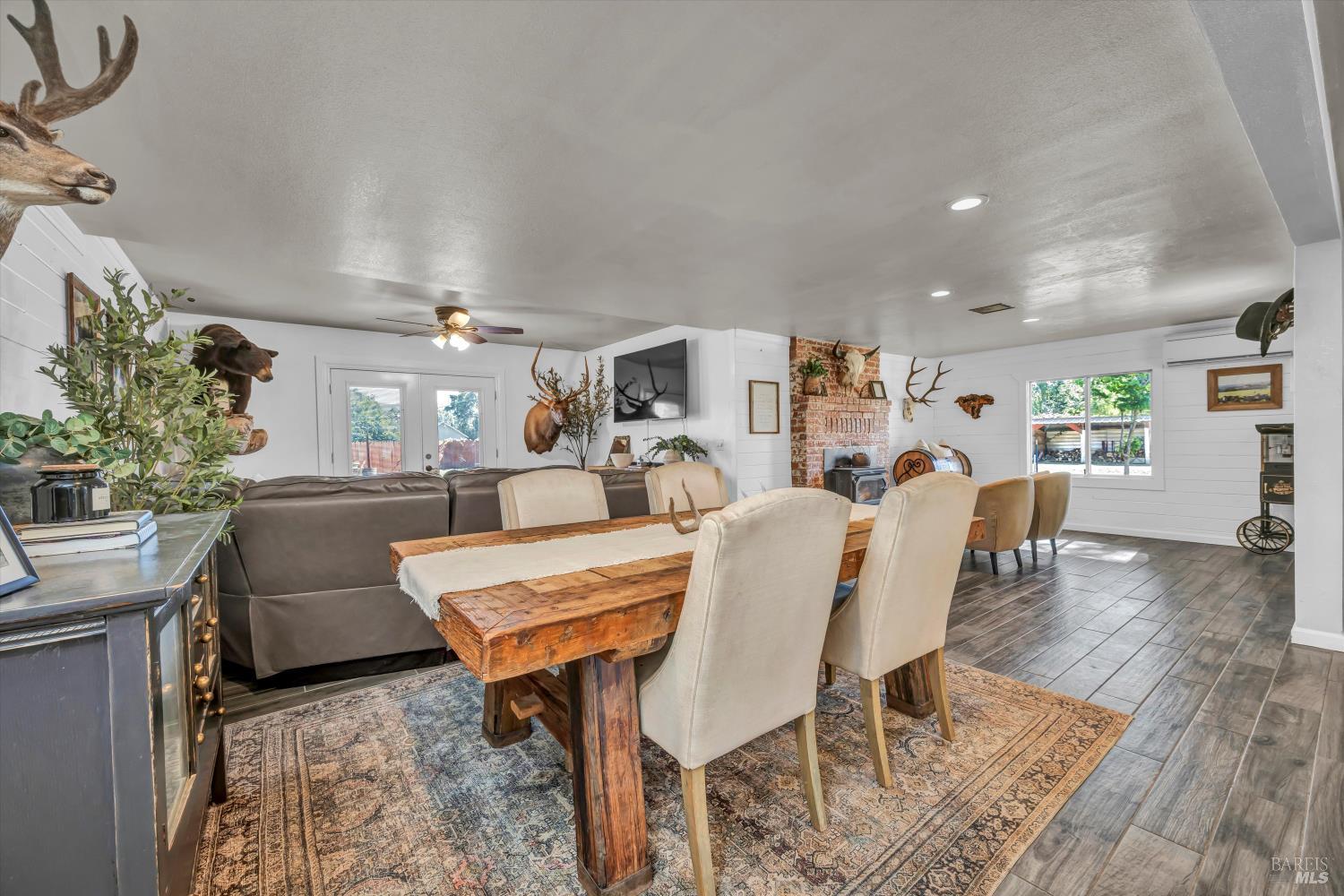 Detail Gallery Image 8 of 56 For 9099 E Side Potter Valley Rd, Potter Valley,  CA 95469 - 3 Beds | 3 Baths