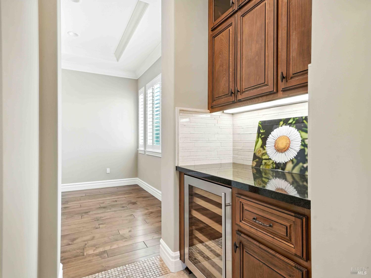 Detail Gallery Image 16 of 37 For 715 Bridle Ridge Dr, Fairfield,  CA 94534 - 5 Beds | 5/1 Baths