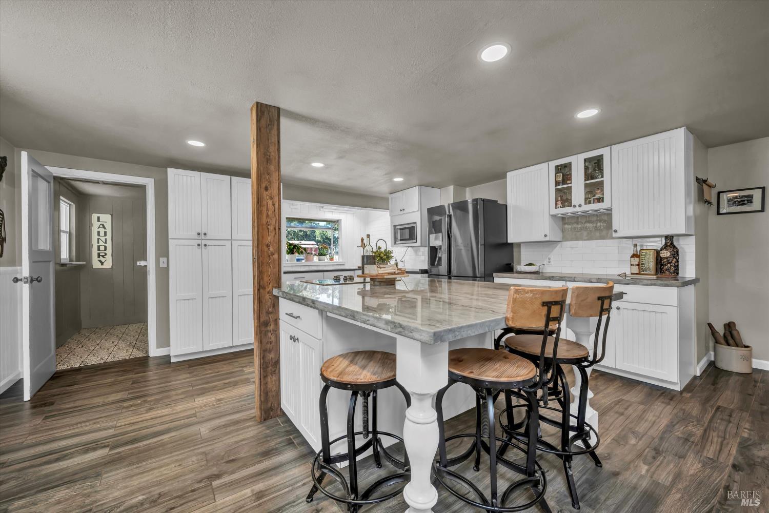 Detail Gallery Image 15 of 56 For 9099 E Side Potter Valley Rd, Potter Valley,  CA 95469 - 3 Beds | 3 Baths