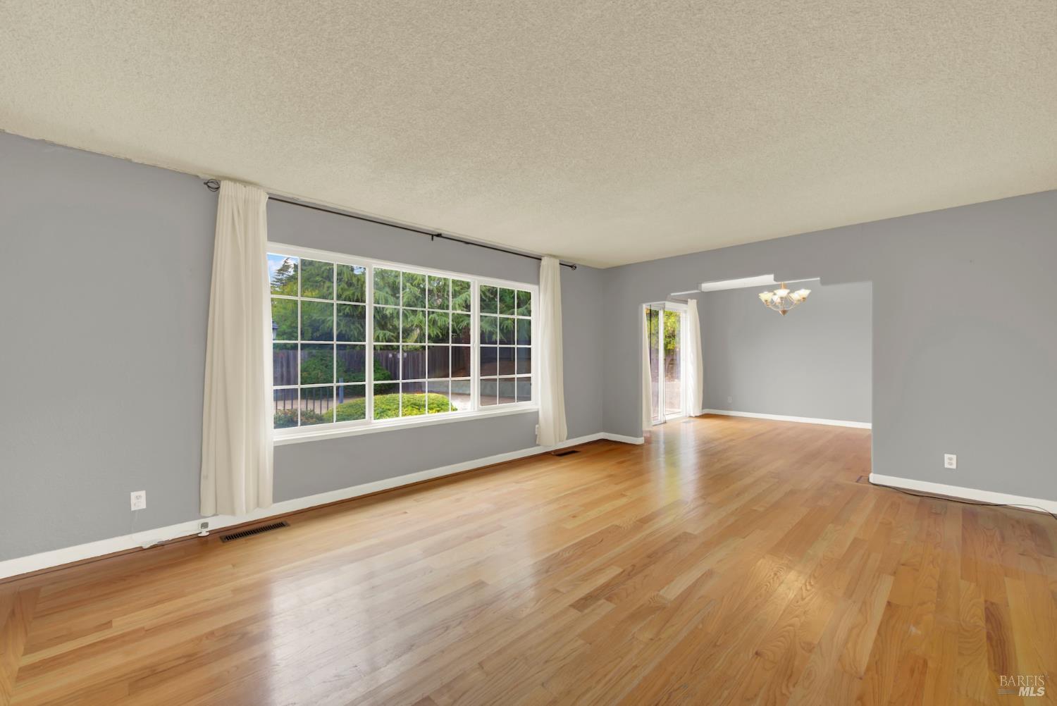 Detail Gallery Image 6 of 62 For 112 Picadilly Cir, Vallejo,  CA 94591 - 4 Beds | 3 Baths