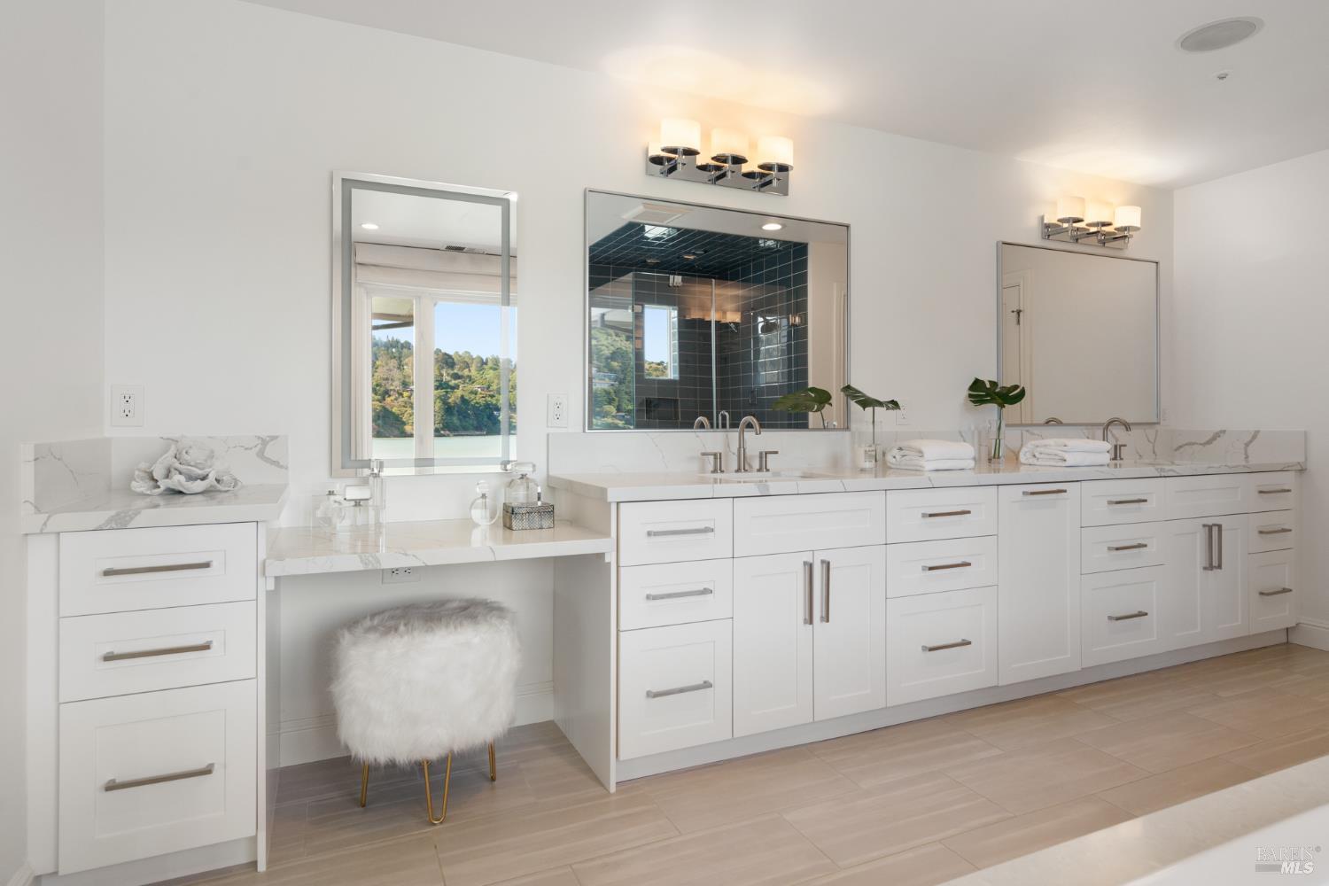 Detail Gallery Image 23 of 40 For 79 Trinidad Dr, Tiburon,  CA 94920 - 5 Beds | 4/1 Baths