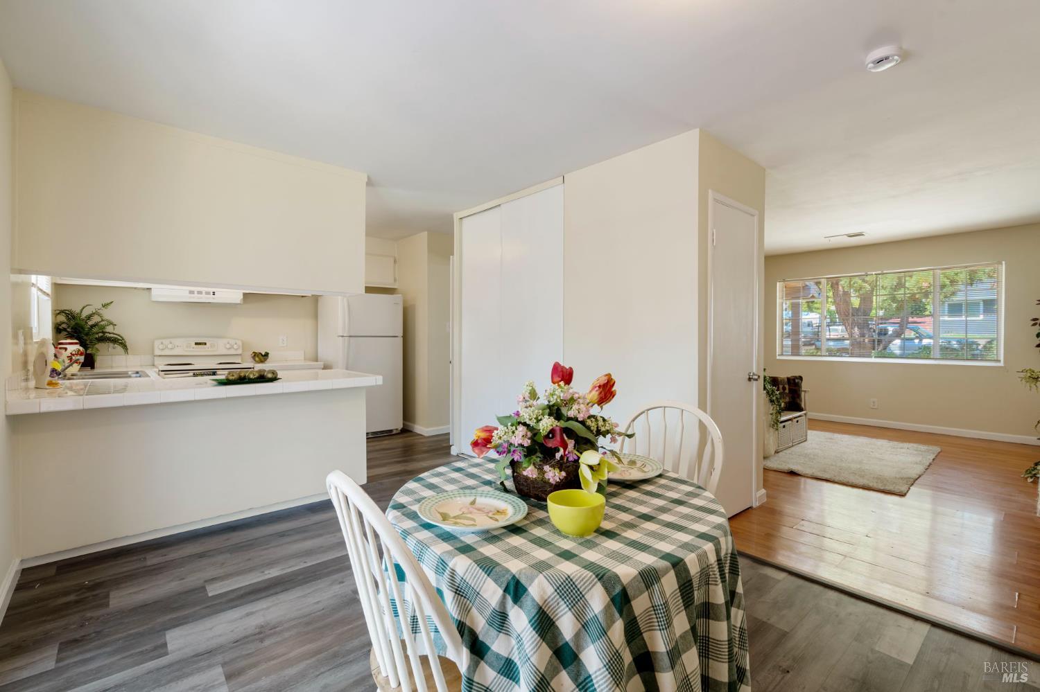 Detail Gallery Image 7 of 30 For 201 Redwing St, Vallejo,  CA 94589 - 3 Beds | 2 Baths