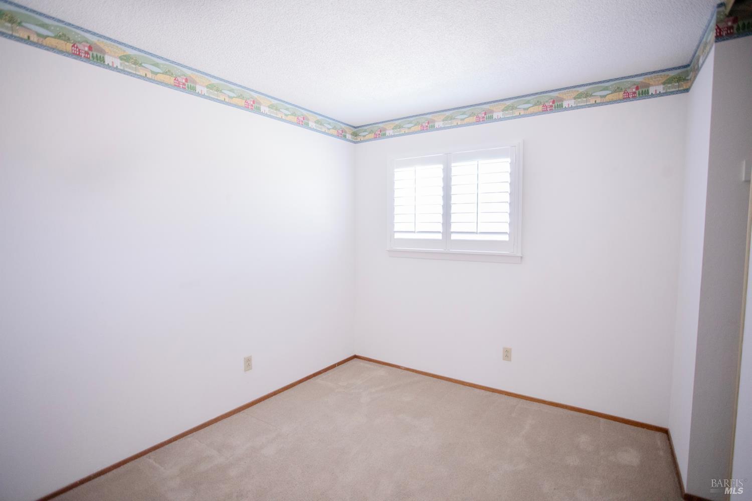 Detail Gallery Image 20 of 39 For 1688 Kearny Ct, Petaluma,  CA 94954 - 5 Beds | 2/1 Baths