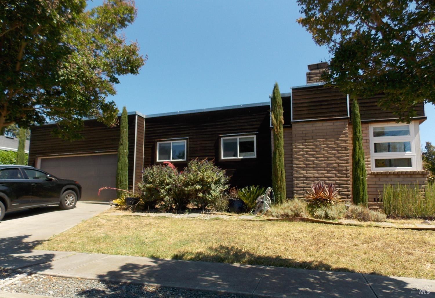 Detail Gallery Image 2 of 29 For 6531 Bridgewood Dr, Santa Rosa,  CA 95409 - 3 Beds | 2 Baths
