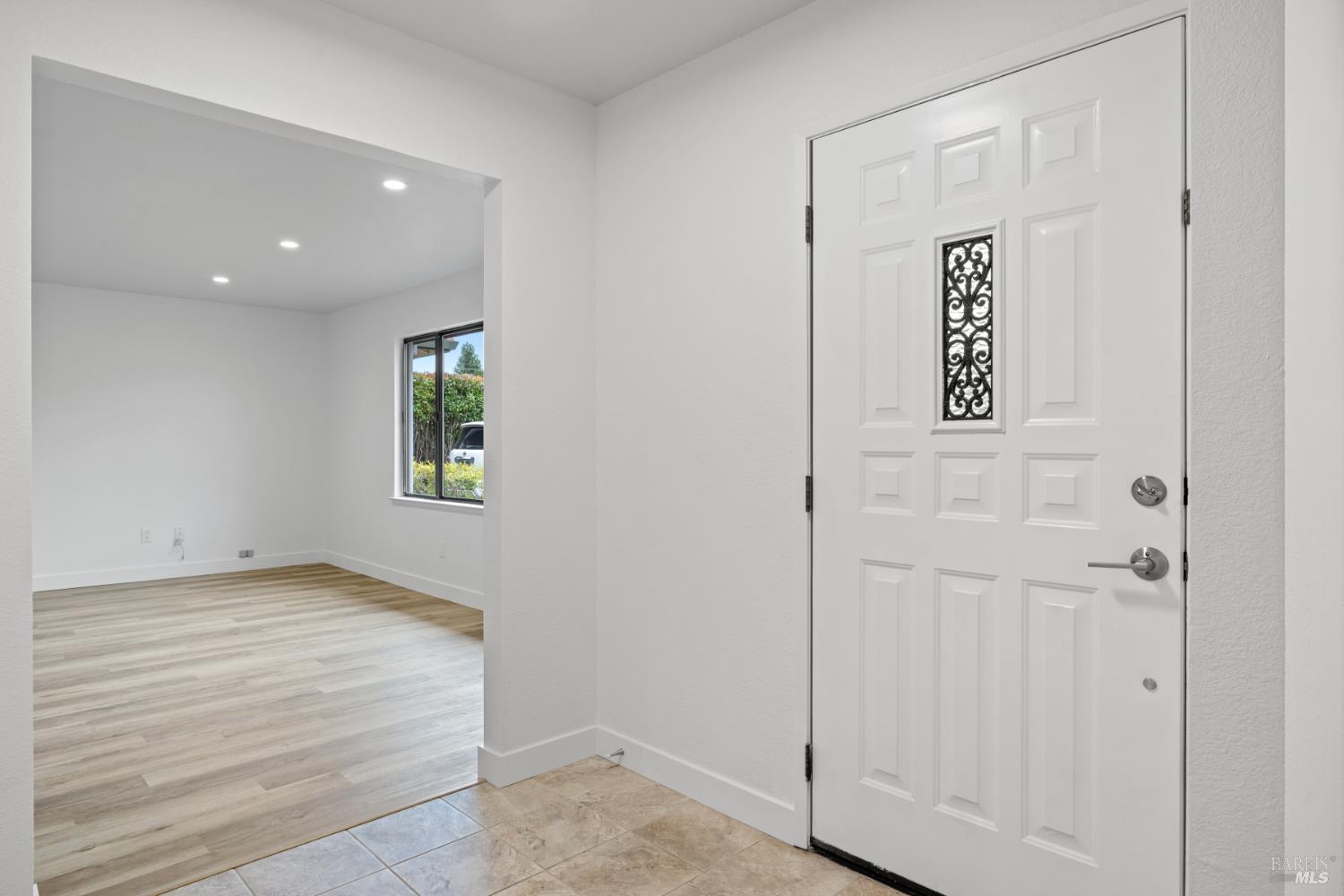 Detail Gallery Image 4 of 36 For 8 Margory Ct, Novato,  CA 94947 - 3 Beds | 2/1 Baths