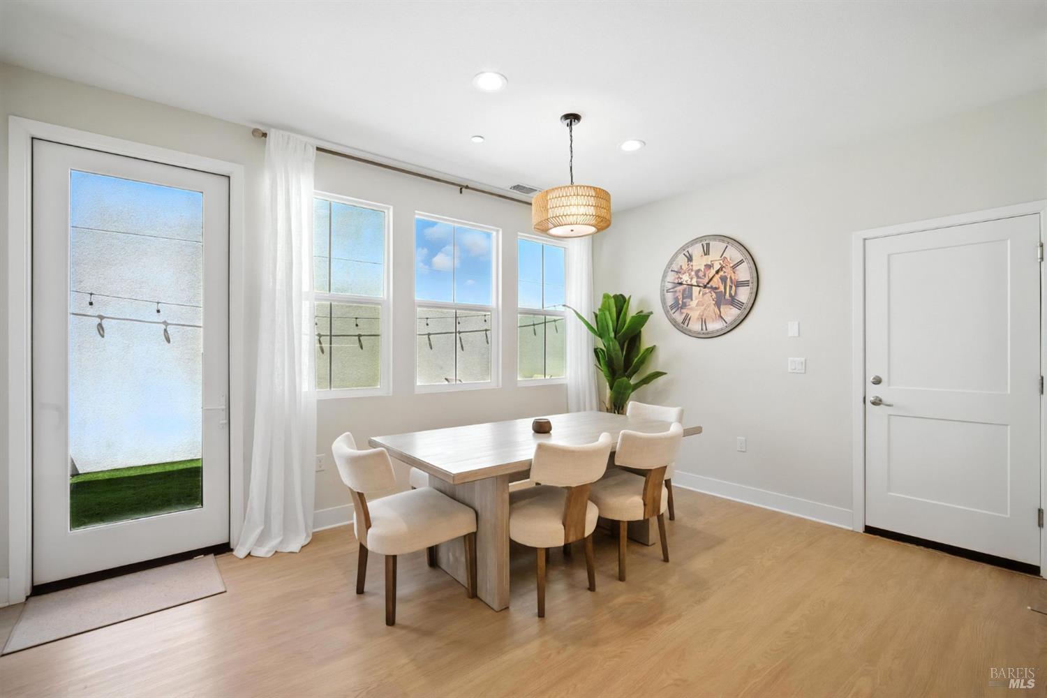 Detail Gallery Image 24 of 35 For 2931 Liscum St, Santa Rosa,  CA 95407 - 3 Beds | 2/1 Baths