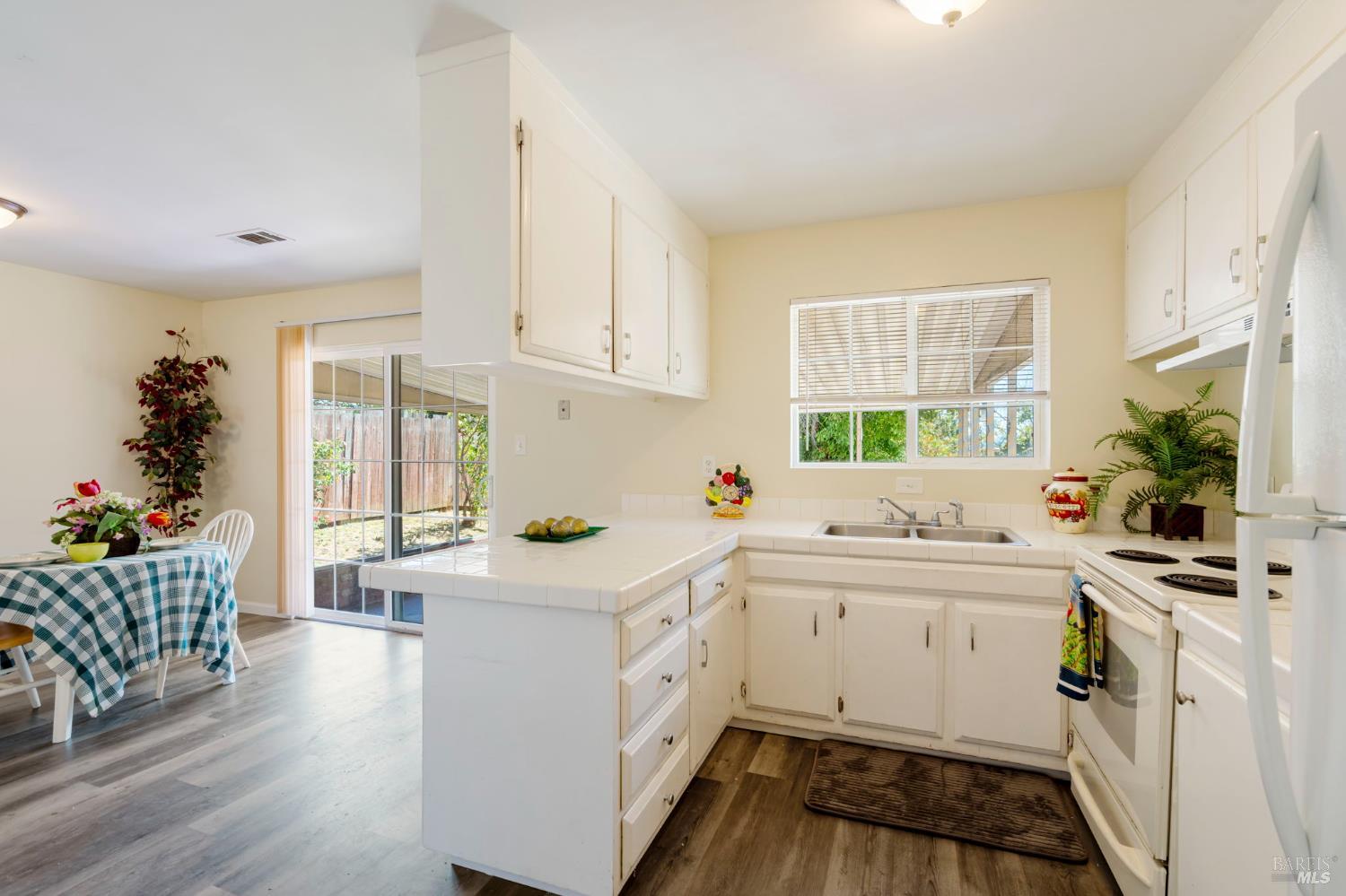 Detail Gallery Image 9 of 30 For 201 Redwing St, Vallejo,  CA 94589 - 3 Beds | 2 Baths