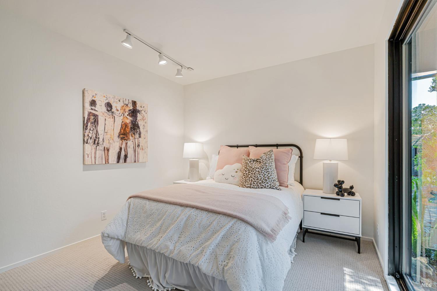 Detail Gallery Image 22 of 30 For 352 Laurel Ave, Novato,  CA 94945 - 4 Beds | 2/1 Baths