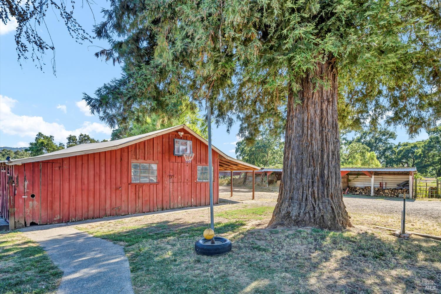 Detail Gallery Image 51 of 56 For 9099 E Side Potter Valley Rd, Potter Valley,  CA 95469 - 3 Beds | 3 Baths