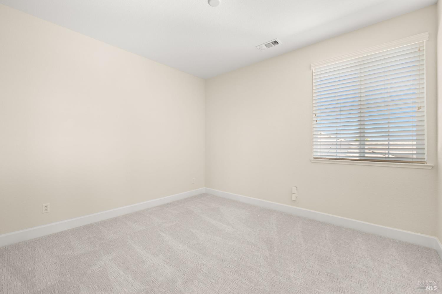 Detail Gallery Image 45 of 88 For 685 Elderberry Loop, Vacaville,  CA 95688 - 5 Beds | 4/1 Baths