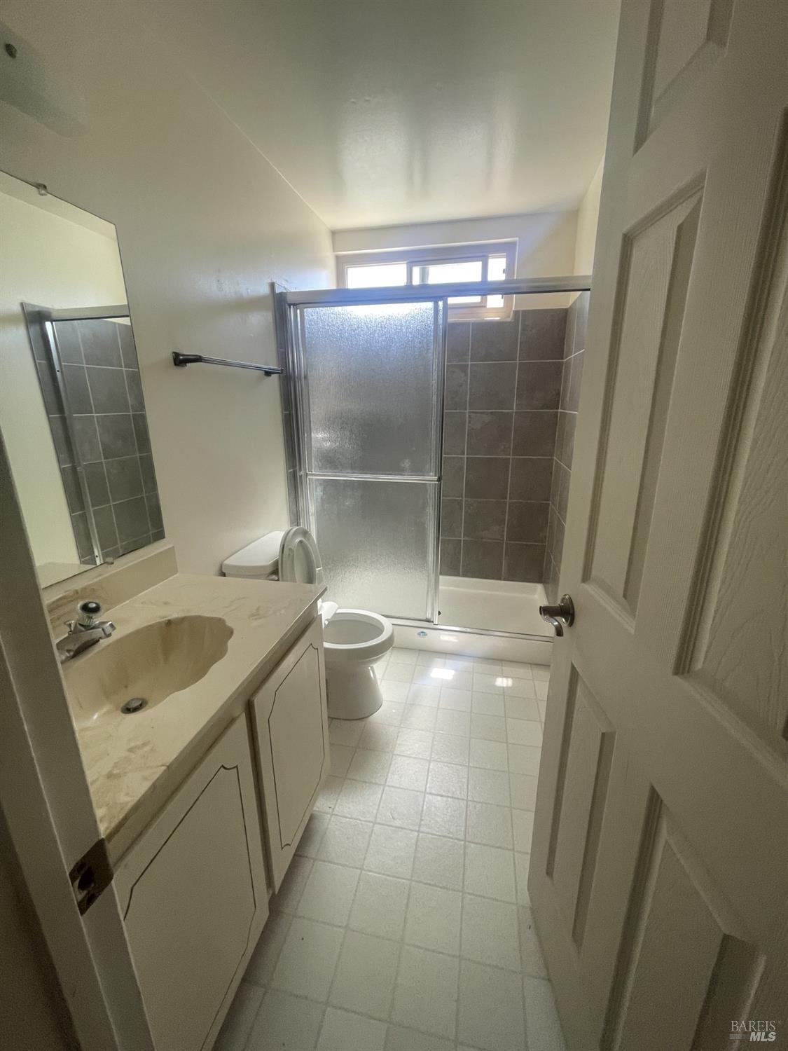 Detail Gallery Image 10 of 11 For 235 Panorama Dr, Benicia,  CA 94510 - 3 Beds | 2 Baths