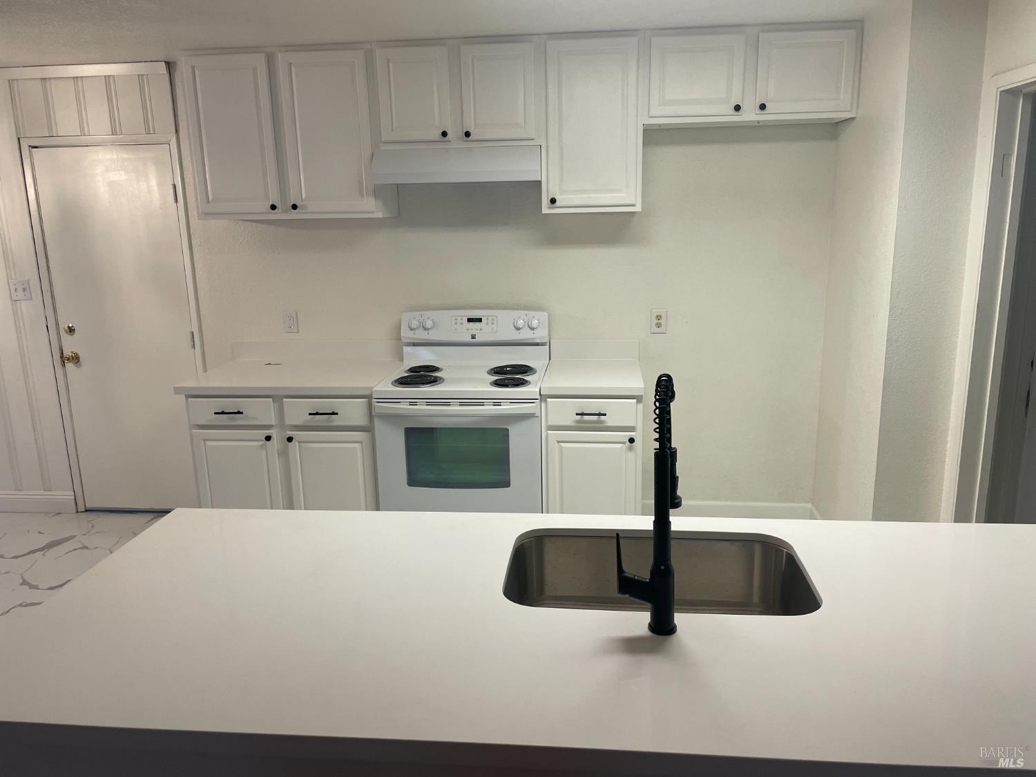 Detail Gallery Image 5 of 26 For 630 Sierra Dr, Dixon,  CA 95620 - 3 Beds | 2 Baths