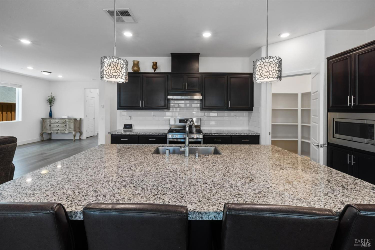 Detail Gallery Image 28 of 71 For 1328 Horizon Cir, Fairfield,  CA 94533 - 4 Beds | 3 Baths