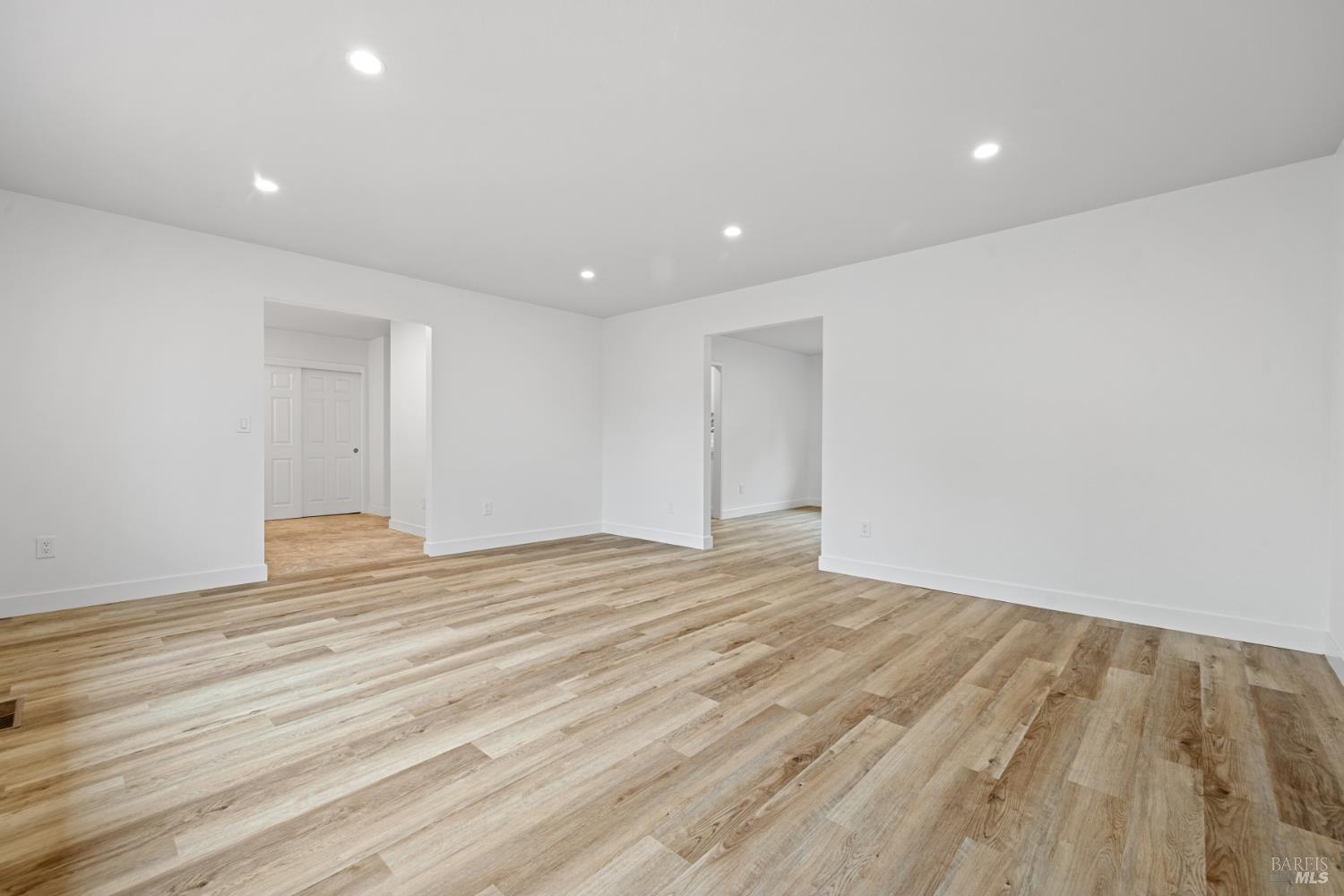 Detail Gallery Image 16 of 36 For 8 Margory Ct, Novato,  CA 94947 - 3 Beds | 2/1 Baths