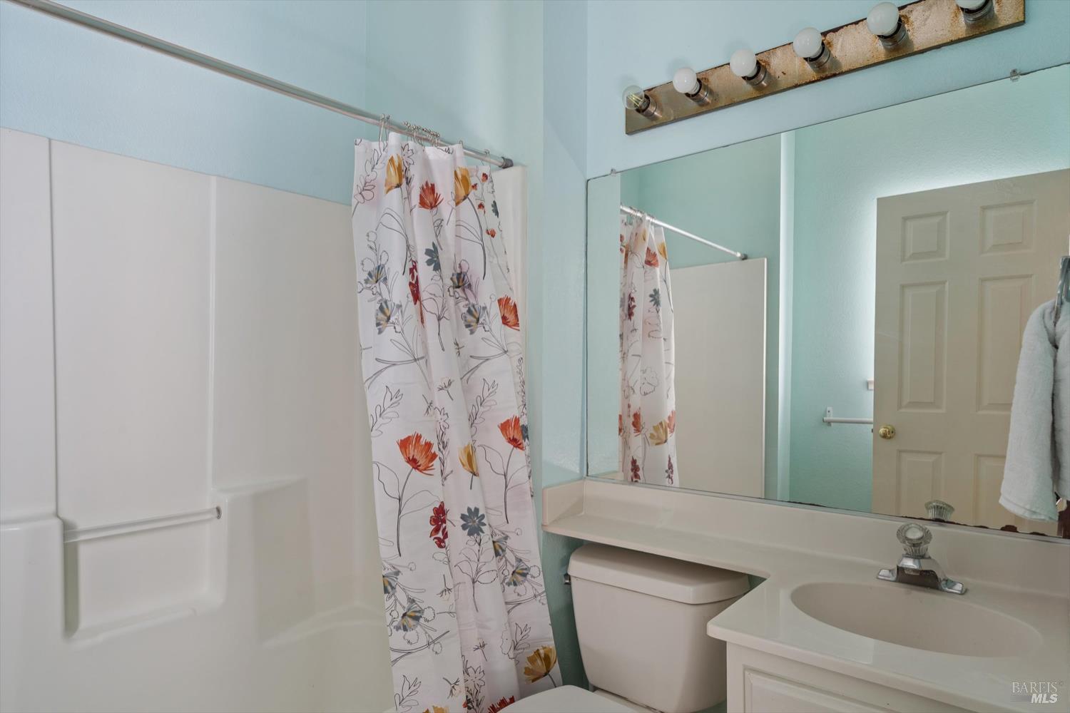 Detail Gallery Image 9 of 12 For 7958 Shira St, Windsor,  CA 95492 - 4 Beds | 3 Baths