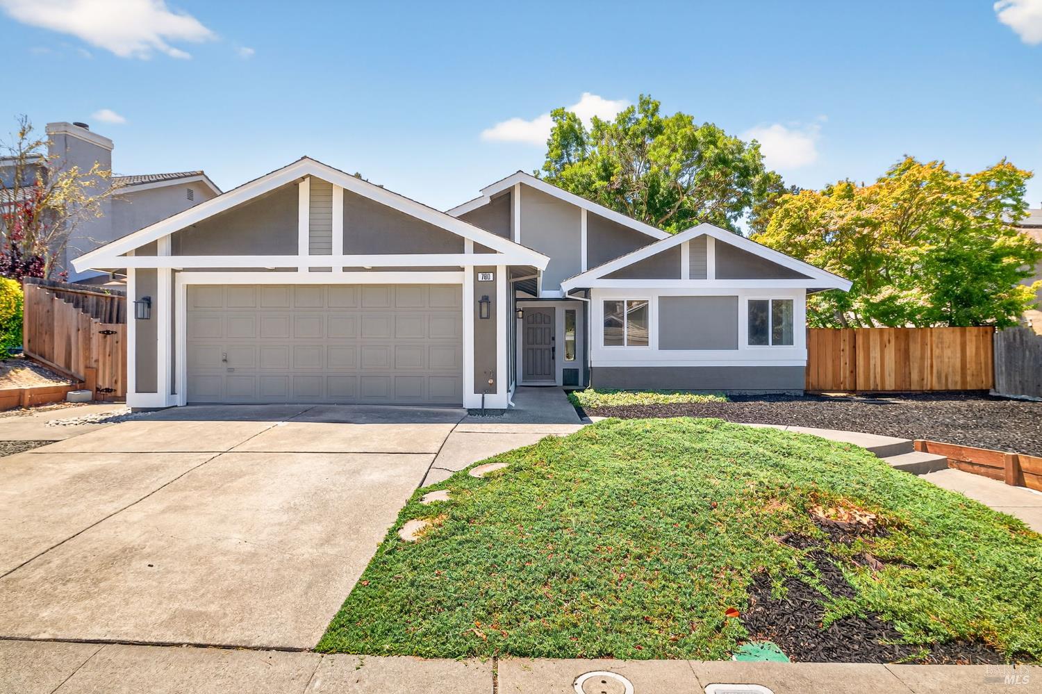 Detail Gallery Image 2 of 48 For 780 Rose Dr, Benicia,  CA 94510 - 3 Beds | 2 Baths