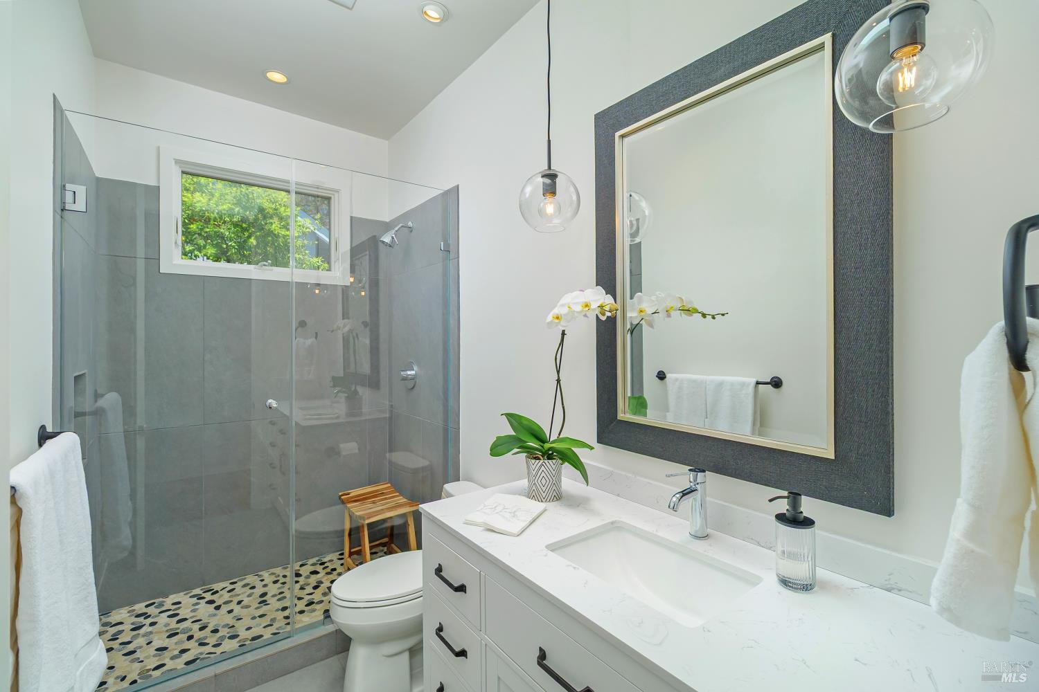 Detail Gallery Image 21 of 27 For 15 Stetson Ave, Kentfield,  CA 94904 - 3 Beds | 2 Baths