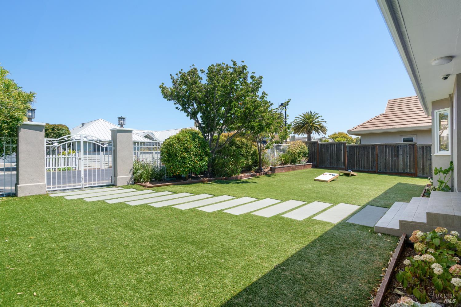 Detail Gallery Image 38 of 40 For 79 Trinidad Dr, Tiburon,  CA 94920 - 5 Beds | 4/1 Baths