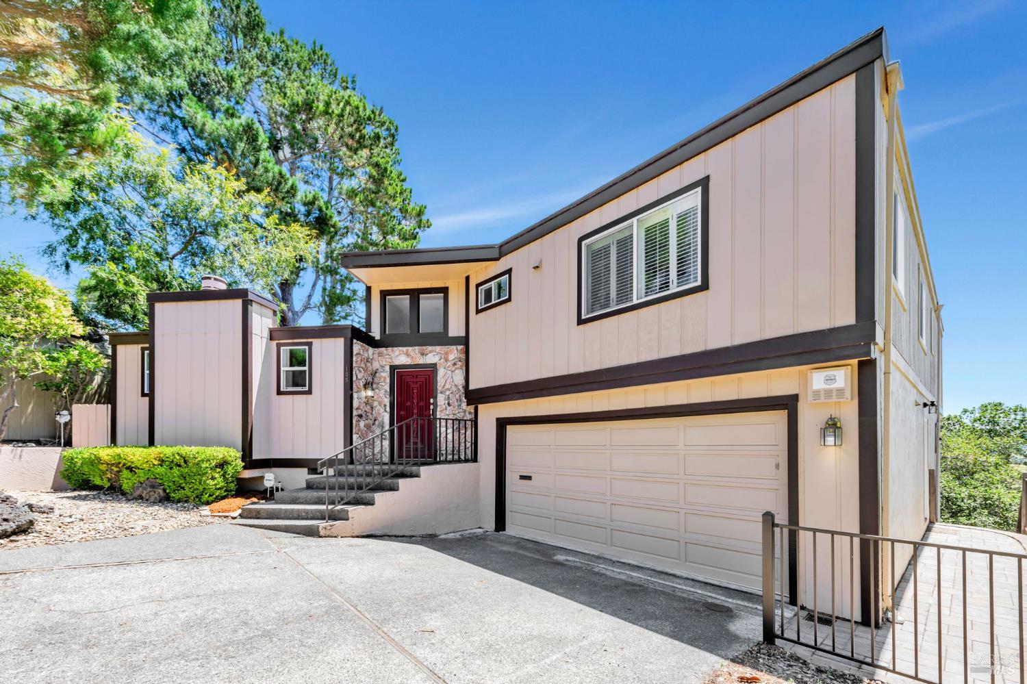 Detail Gallery Image 42 of 44 For 155 Dominican Dr, San Rafael,  CA 94901 - 3 Beds | 2/1 Baths
