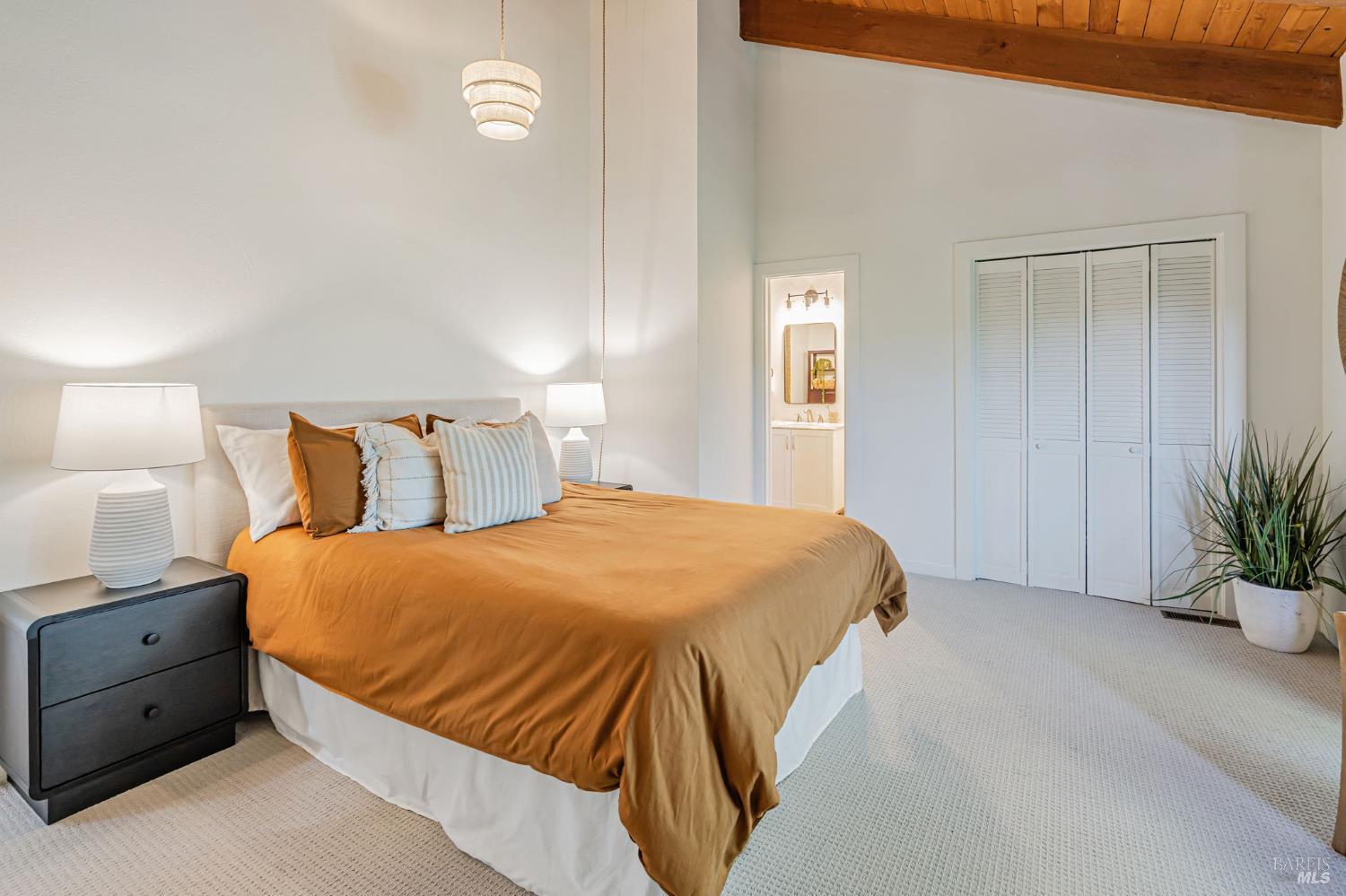 Detail Gallery Image 13 of 30 For 352 Laurel Ave, Novato,  CA 94945 - 4 Beds | 2/1 Baths