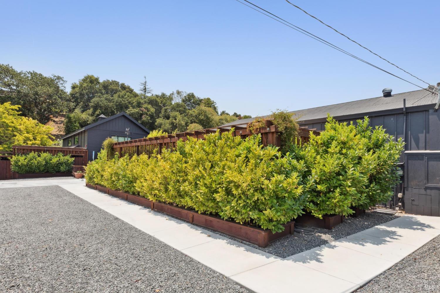 Detail Gallery Image 5 of 43 For 307 Bodega Ave, Petaluma,  CA 94952 - 2 Beds | 2 Baths
