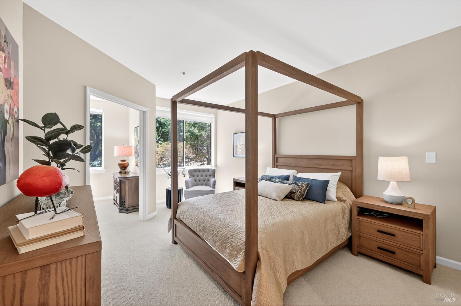 Detail Gallery Image 4 of 19 For 400 Deer Valley Rd 3g,  San Rafael,  CA 94903 - 1 Beds | 2 Baths