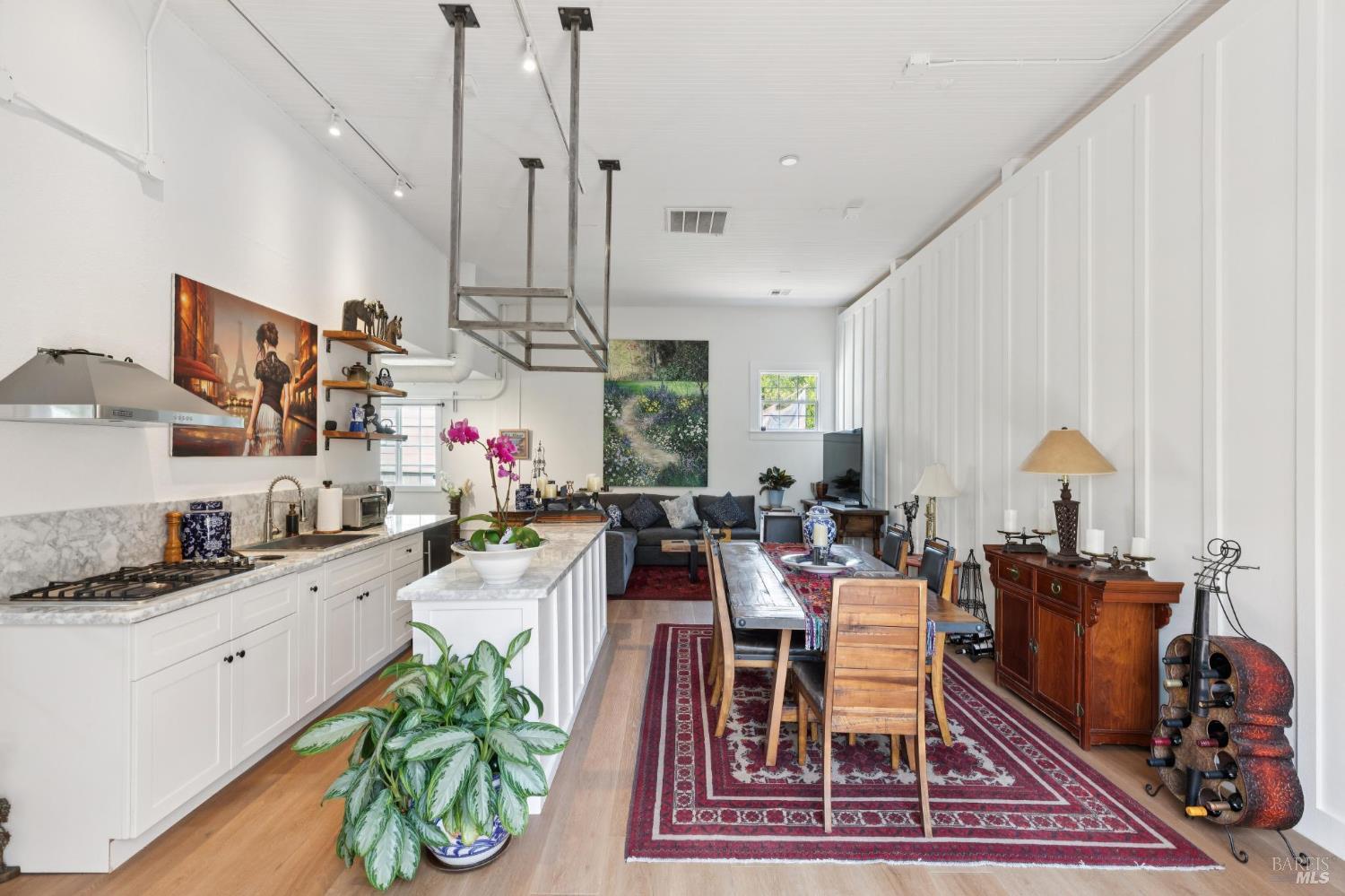 Detail Gallery Image 9 of 43 For 307 Bodega Ave, Petaluma,  CA 94952 - 2 Beds | 2 Baths