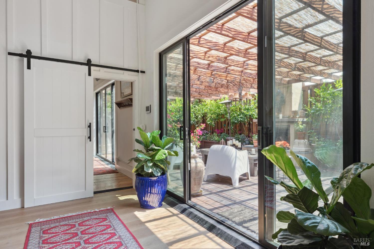 Detail Gallery Image 31 of 43 For 307 Bodega Ave, Petaluma,  CA 94952 - 2 Beds | 2 Baths