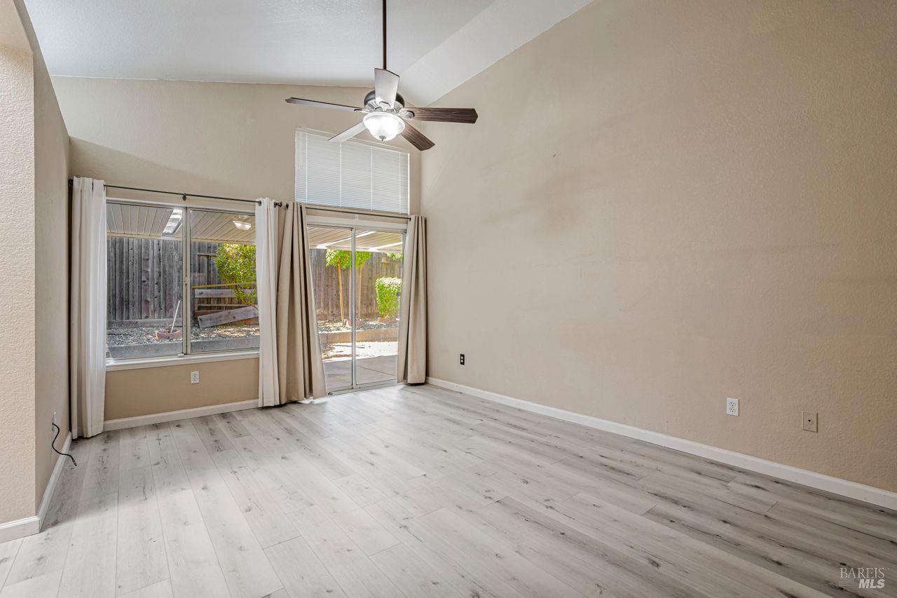 Detail Gallery Image 19 of 36 For 812 Sonnet Dr, Vacaville,  CA 95687 - 3 Beds | 2 Baths