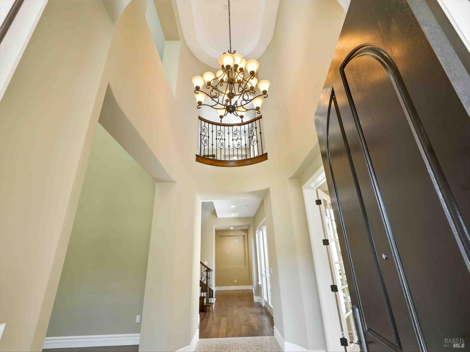 Detail Gallery Image 6 of 37 For 715 Bridle Ridge Dr, Fairfield,  CA 94534 - 5 Beds | 5/1 Baths