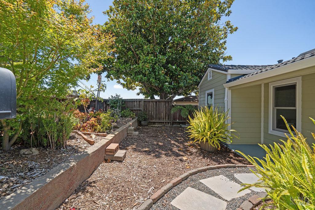 Detail Gallery Image 3 of 36 For 185 Baxter St, Vallejo,  CA 94590 - 2 Beds | 1 Baths