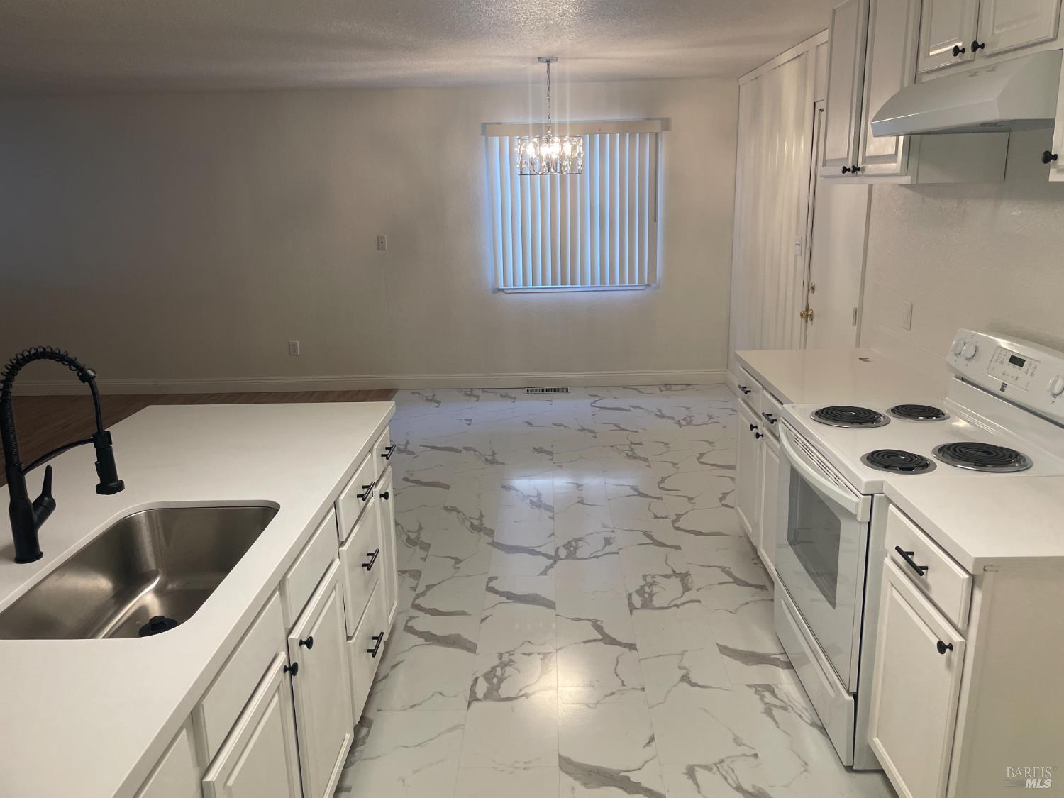 Detail Gallery Image 6 of 26 For 630 Sierra Dr, Dixon,  CA 95620 - 3 Beds | 2 Baths