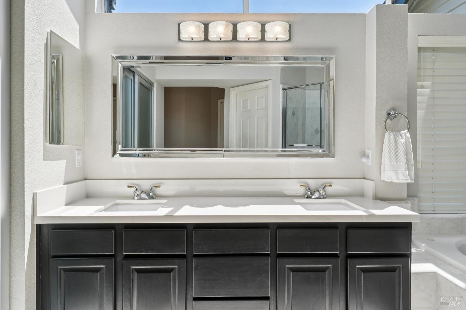 Detail Gallery Image 36 of 43 For 12 Birnam Wood Ct, Petaluma,  CA 94954 - 3 Beds | 2/1 Baths