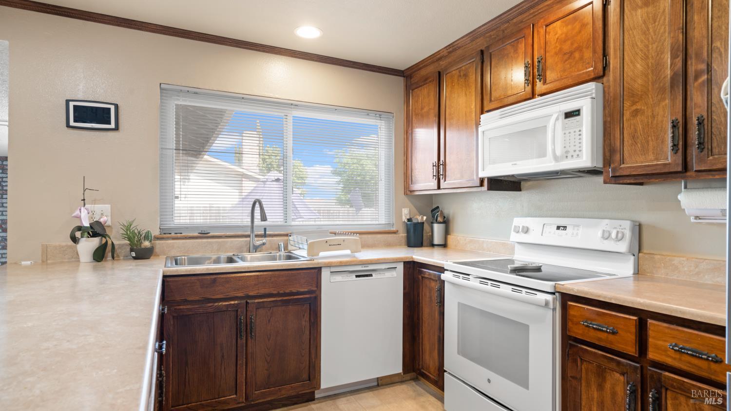 Detail Gallery Image 13 of 44 For 2875 Carmel Way, Fairfield,  CA 94534 - 4 Beds | 3 Baths