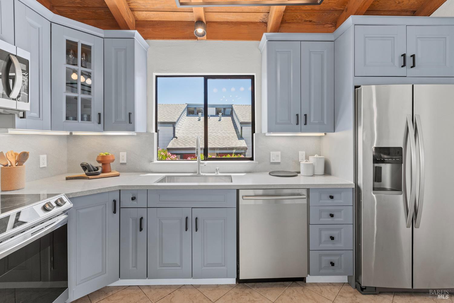 Detail Gallery Image 12 of 27 For 805 S Eliseo Dr #1,  Greenbrae,  CA 94904 - 3 Beds | 1/1 Baths