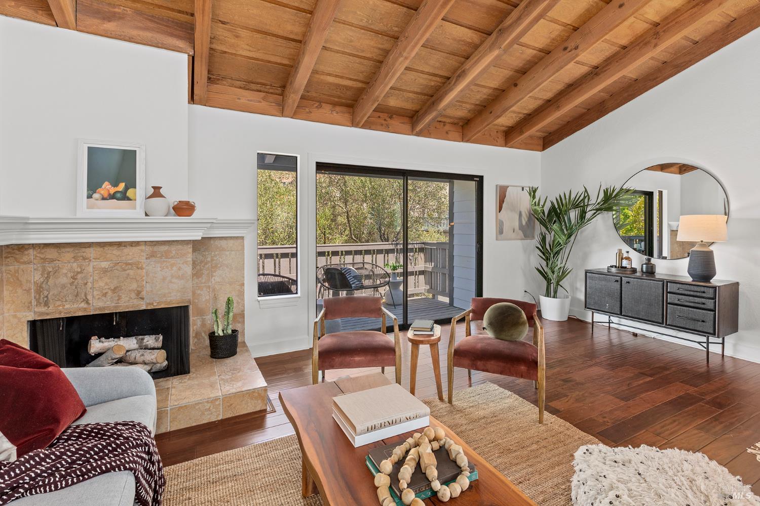 Detail Gallery Image 2 of 27 For 805 S Eliseo Dr #1,  Greenbrae,  CA 94904 - 3 Beds | 1/1 Baths